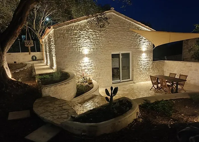 Chrisanthi\'S Cottage